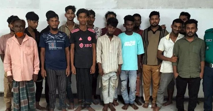 রাজধানীর মোহাম্মদপুরে বিশেষ পুলিশি অভিযানে গ্রেফতার ১৬